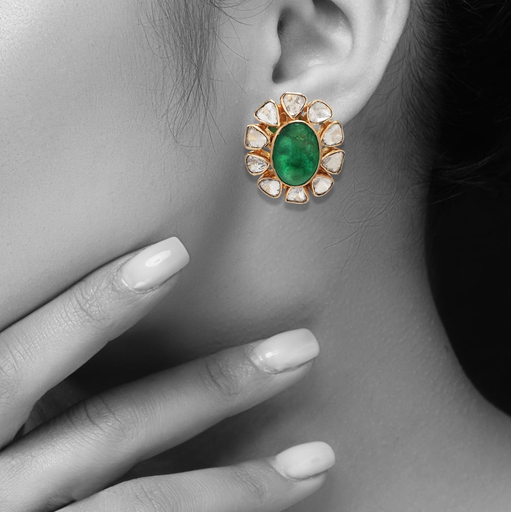 Emerald Cabochon Polki Necklace with Floral Stud
